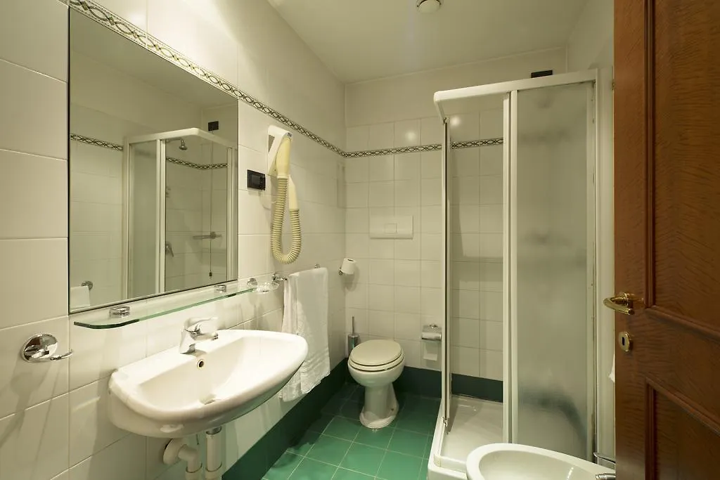 Hotel San Carlo Cesano Maderno 3*,  Italia